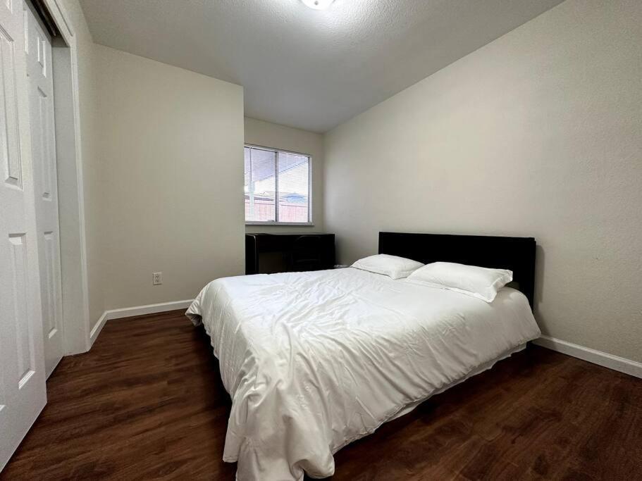 Comfortable House W/ Wi-Fi/Tv - Turlock,Ca エクステリア 写真