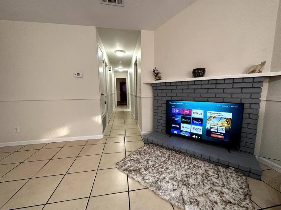 Comfortable House W/ Wi-Fi/Tv - Turlock,Ca エクステリア 写真